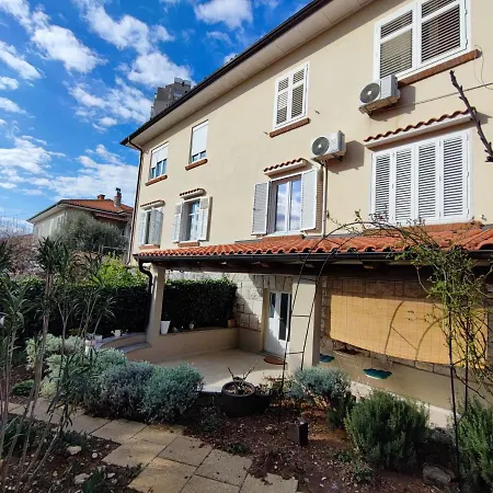 House Torretta Lejlighed *
